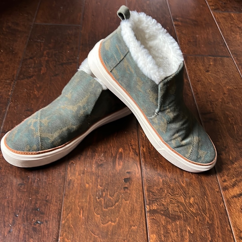 Toms camo sneaker